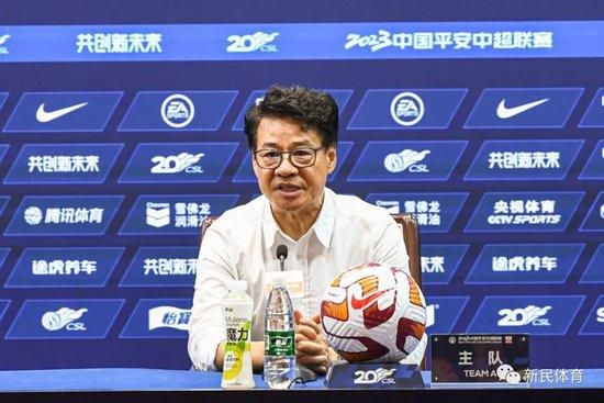 荡受被双龙3p男男