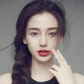美裸女